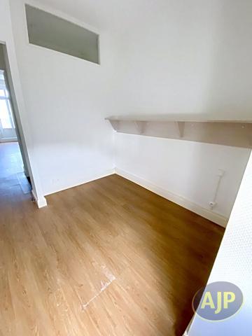 Appartement à louer Chateaubriant : 1 pièces, 32m² avec 1 chambre(s) à 375€ - AJP Immobilier Châteaubriant