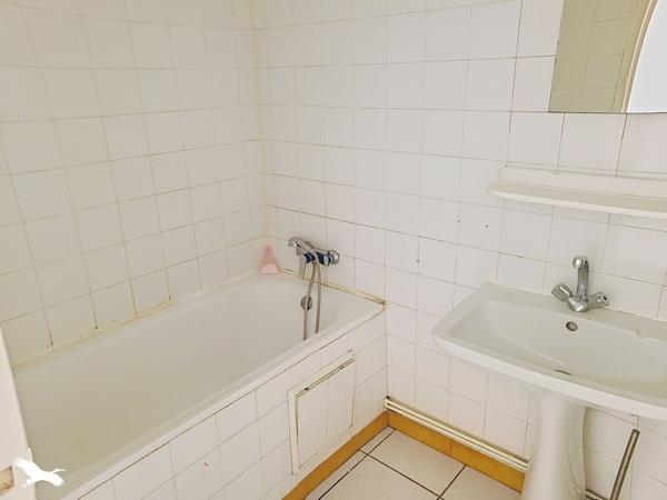 Appartement à vendre 86 400 € Sète 2 p 30 m² DPE D