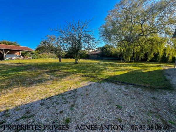 MAISON DE MAITRE 225M² 6 CHAMBRES SUR TERRAIN DE 2550M² AVEC GRANGES ET PISCINE