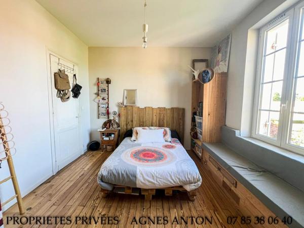 MAISON DE MAITRE 225M² 6 CHAMBRES SUR TERRAIN DE 2550M² AVEC GRANGES ET PISCINE