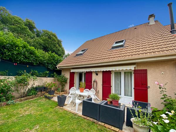 Maison Vaureal 92 m2 avec garage et terrain.