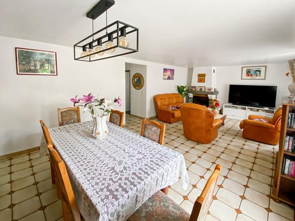 Maison Vaureal 92 m2 avec garage et terrain.