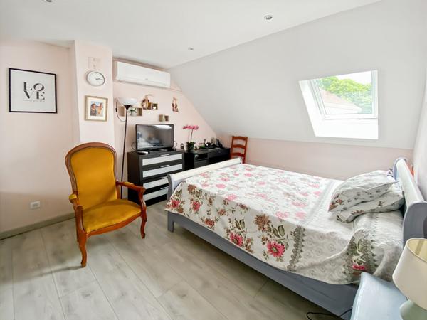 Maison Vaureal 92 m2 avec garage et terrain.