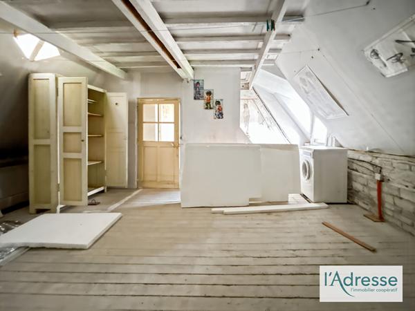 CORPS DE FERME AVEC 8000 M2