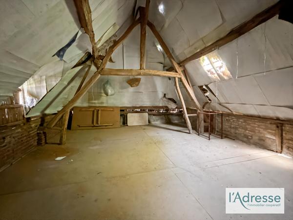 CORPS DE FERME AVEC 8000 M2