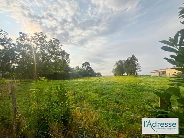 CORPS DE FERME AVEC 8000 M2