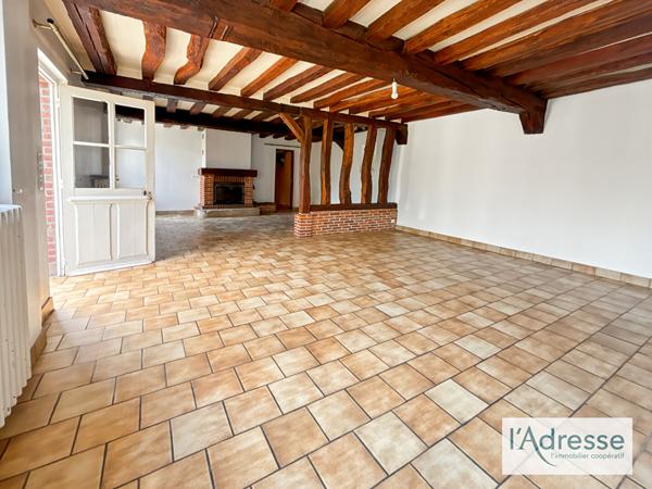 CORPS DE FERME AVEC 8000 M2