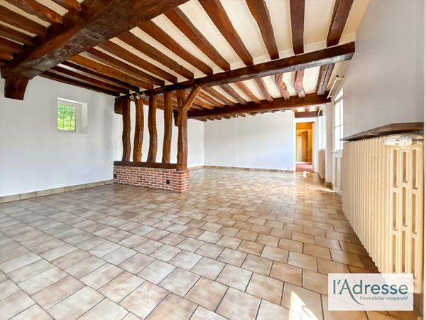 CORPS DE FERME AVEC 8000 M2