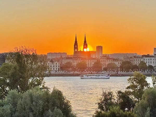 Appartement d'exception 1ere ligne Garonne