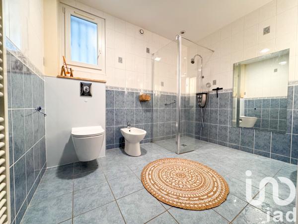 Maison à vendre 11 pièces 258 m² Saint-Jean-d'Aigues-Vives