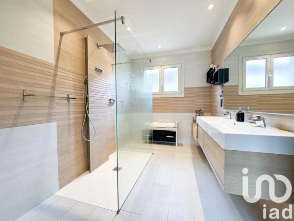 Maison à vendre 11 pièces 258 m² Saint-Jean-d'Aigues-Vives