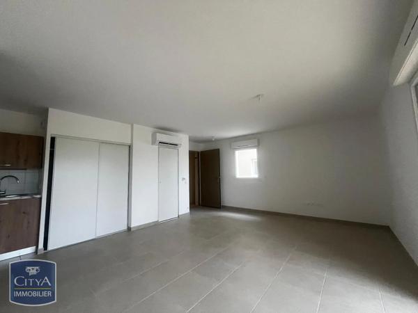 Appartement à louer 3 pièces 63.3m² Rodilhan (30230)