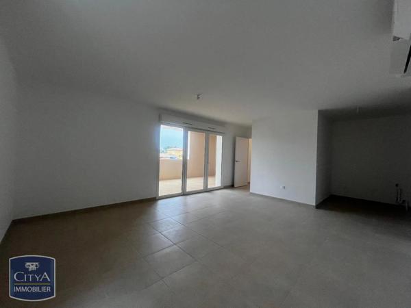 Appartement à louer 3 pièces 63.3m² Rodilhan (30230)
