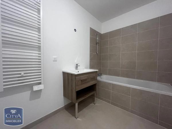 Appartement à louer 3 pièces 63.3m² Rodilhan (30230)
