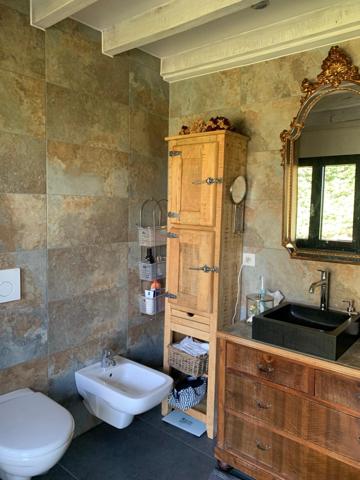 Magnifique ensemble Bressan situé dans un écrin de verdure