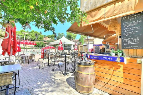 Appartement Sanary 1 pièce 18.60 m2 avec loggia 5,5 m2 - parking - Accès mer