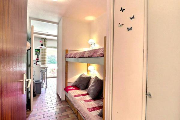 Appartement Sanary 1 pièce 18.60 m2 avec loggia 5,5 m2 - parking - Accès mer