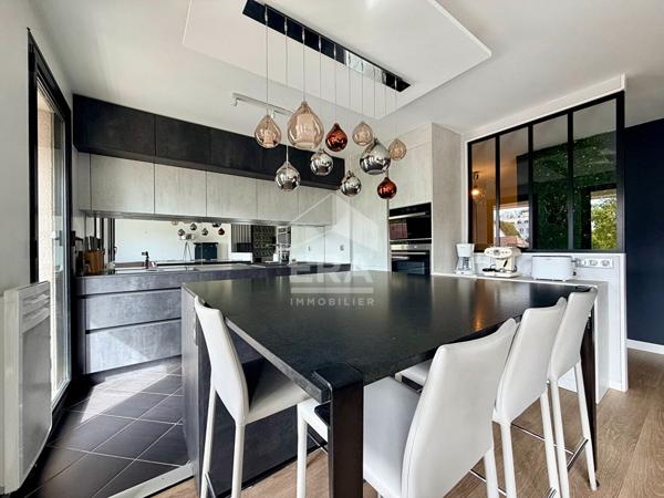 Sèvres centre-ville - Brancas - 3 pièces 72 m² en excellent état avec balcon, parking et cave
