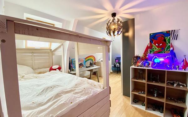 Maison à vendre    5 pièces • 287 m2 Mandres-les-Roses