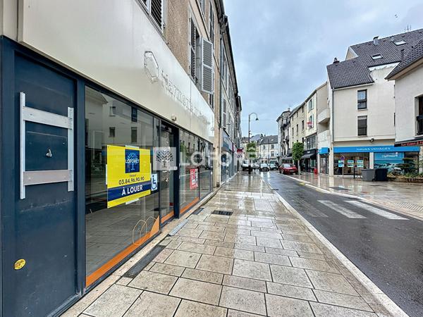 Location local commercial Vesoul - 59 m² - 820 €/mois