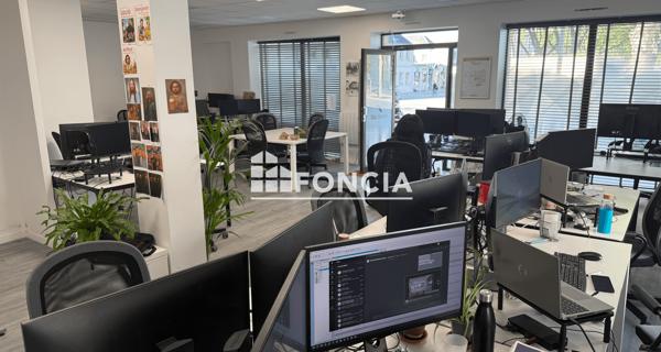 À vendre Local commercial 110 m² - Niort 79000