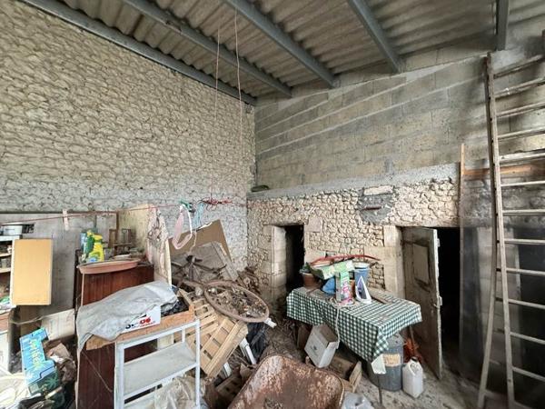 Grange à vendre |  Barbezieux-Saint-Hilaire |  3 pièces | 98 m²