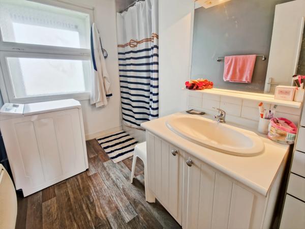 Maison/Appartement à vendre 2 pièces SAINT JEAN D'ANGELY (17)- 60 m²