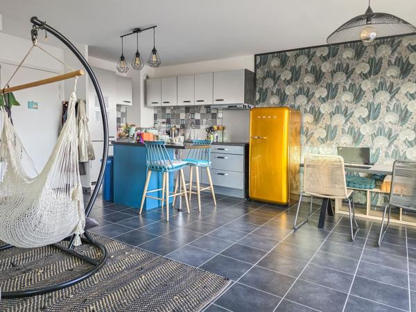 Location
                Appartement74,06 m² - 3 Pièces -
                    ST CERGUES (74140)