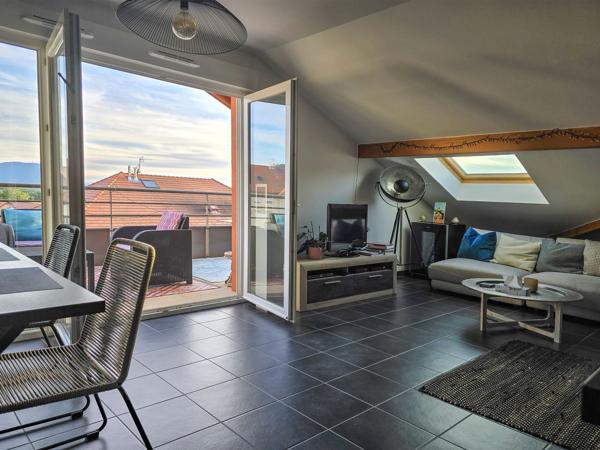 Location
                Appartement74,06 m² - 3 Pièces -
                    ST CERGUES (74140)