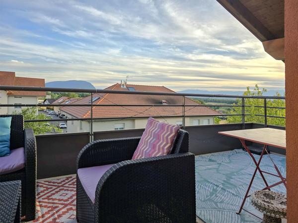 Location
                Appartement74,06 m² - 3 Pièces -
                    ST CERGUES (74140)