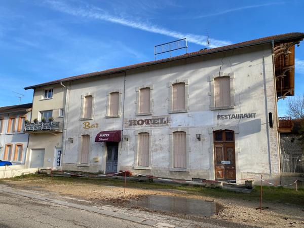 Dpt Ain (01), à vendre NURIEUX VOLOGNAT Ancien Hotel-Restaurant - Terrain de 1 338,00 m²