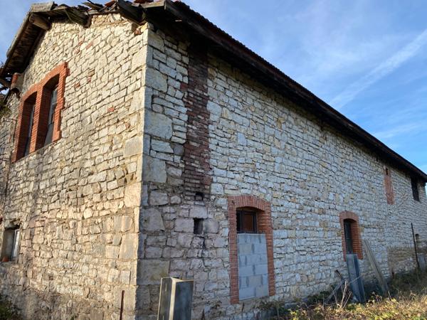 Dpt Ain (01), à vendre NURIEUX VOLOGNAT Ancien Hotel-Restaurant - Terrain de 1 338,00 m²