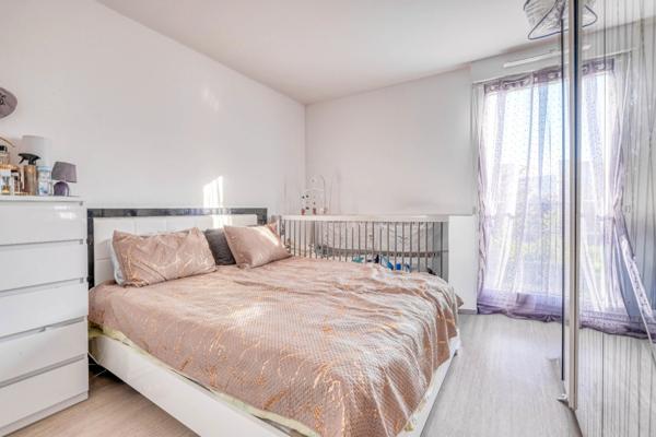 Christophe Michaudelle Capifrance, EXCLUSIVITÉ, vous propose à MEAUX, appartement récent (2018) 3 pièces 69 m² avec sa terrasse et sa place de stationnement.