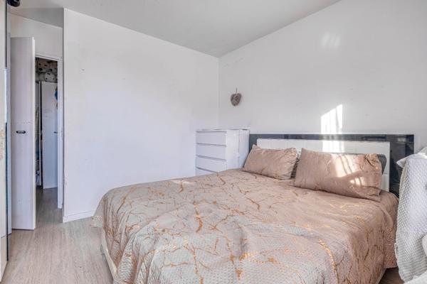 Christophe Michaudelle Capifrance, EXCLUSIVITÉ, vous propose à MEAUX, appartement récent (2018) 3 pièces 69 m² avec sa terrasse et sa place de stationnement.