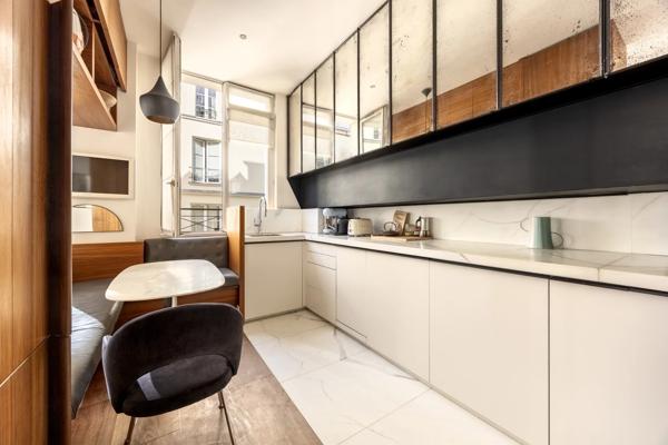 Appartement Paris 1 er - PLACE DES VICTOIRES / COQUILLÈRE