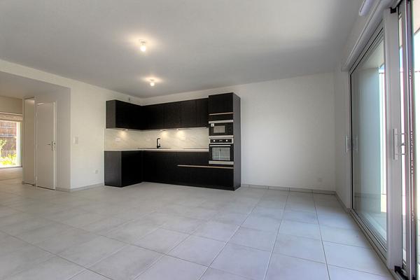 Appartement 3 pièces Rez-de-jardin avec terrasse, parking et accès PMR