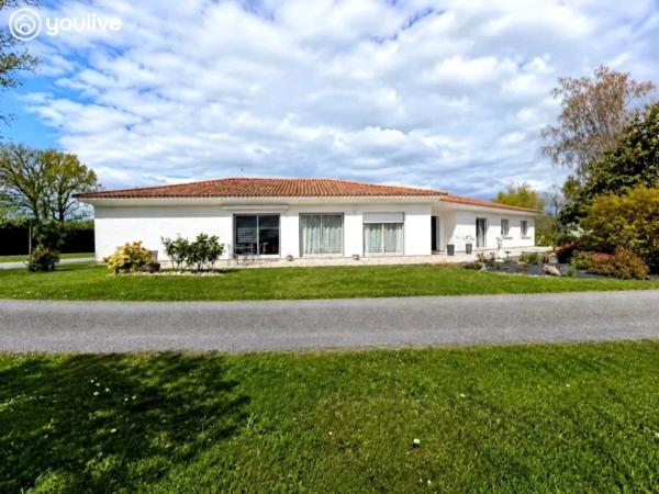 MAISON D’ARCHITECTE 212 M² – PLAIN-PIED – TERRAIN 2 628 M² – LA ROCHE-SUR-YON NORD