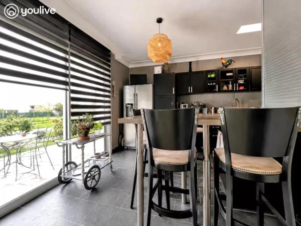 MAISON D’ARCHITECTE 212 M² – PLAIN-PIED – TERRAIN 2 628 M² – LA ROCHE-SUR-YON NORD
