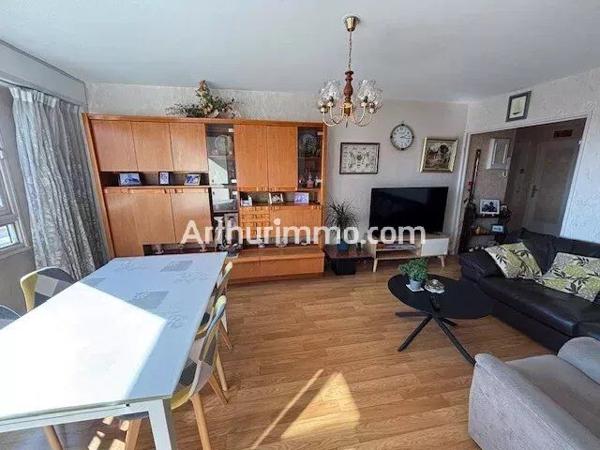 Vente                                                      Appartement
                        
                     4 pièces                      79 m2                     à Le Havre
