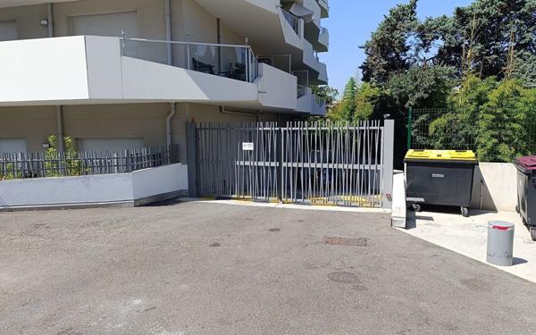 Stationnement à louer    25 m2 Cagnes-sur-Mer