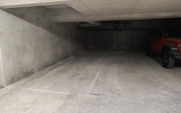 Stationnement à louer    25 m2 Cagnes-sur-Mer