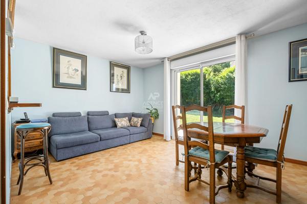 Maison €699 000 ** - Référence 17225