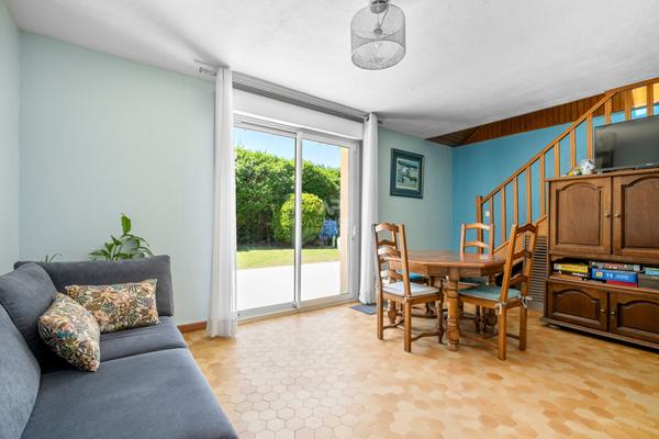 Maison €699 000 ** - Référence 17225