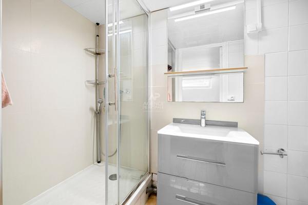 Maison €699 000 ** - Référence 17225