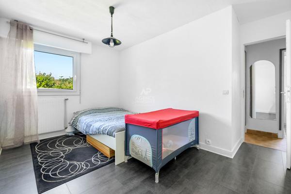 Maison €699 000 ** - Référence 17225