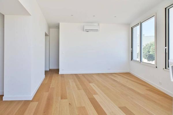 28 avenue de la République, Saint-Palais-sur-Mer – Appartement rénové, vue dégagée sur la place, plage à pied