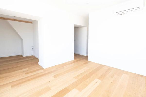 28 avenue de la République, Saint-Palais-sur-Mer – Appartement rénové, vue dégagée sur la place, plage à pied