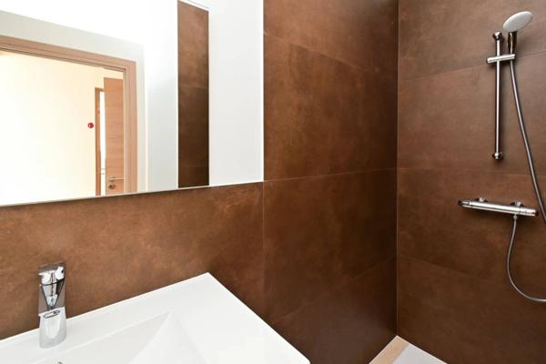 28 avenue de la République, Saint-Palais-sur-Mer – Appartement rénové, vue dégagée sur la place, plage à pied