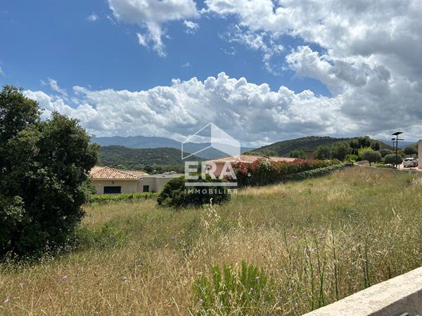 A VENDRE OLETTA TERRAIN CONSTRUCTIBLE DE 1493 M² (viabilisé ,COS DE 20% )