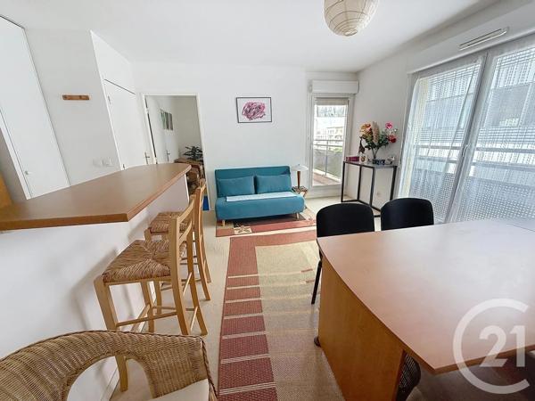 Appartement F2 à vendre  2 pièces - 38 m 2   BOBIGNY  - 93